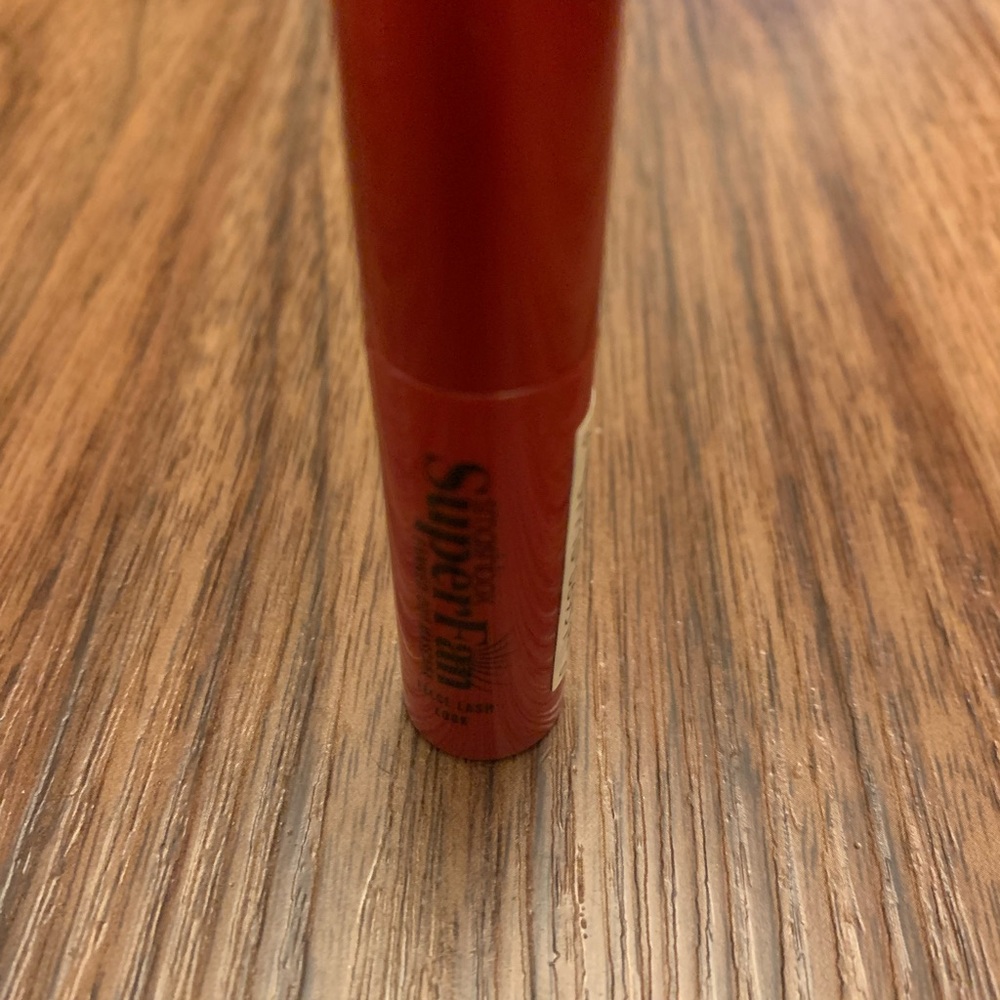 🌸New🌸 Smashbox Super Fan Lash Lengthening Mascara in black travel size.